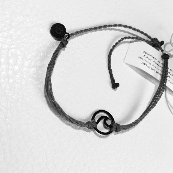 Wave Charm Puravida bracelet
FINAL - Picture 2 of 8